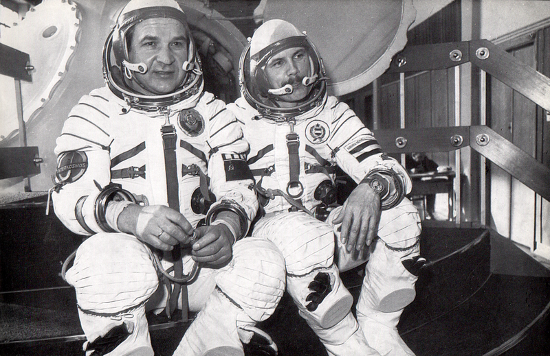 Illustration for article titled Valeri Kubasov, Apollo-Soyuz Crewmember, Passed Away